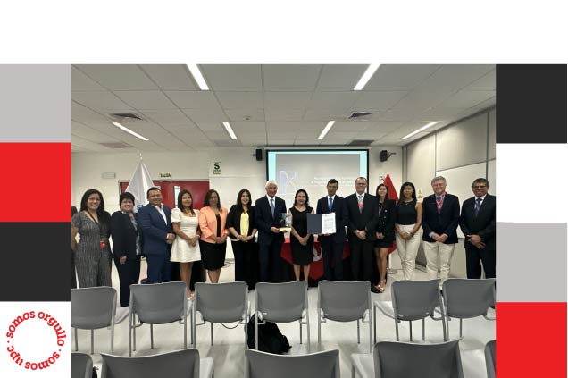 SINEACE reconoce la excelencia del programa de Medicina con Trofeo a la Calidad Educativa